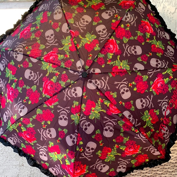 Betsey Johnson umbrella - Picture 1 of 4
